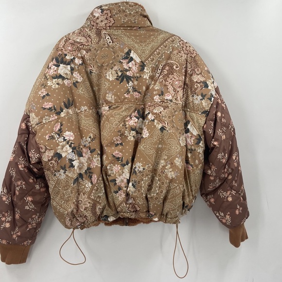 Sold❌❌❌American Eagle Pink and brown floral fuzzy reversible jacket - Picture 3 of 7